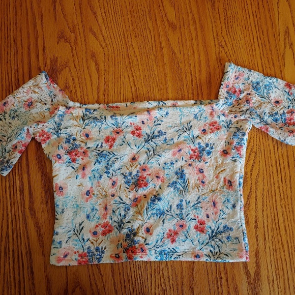 Hollister Shirt - Picture 2 of 3